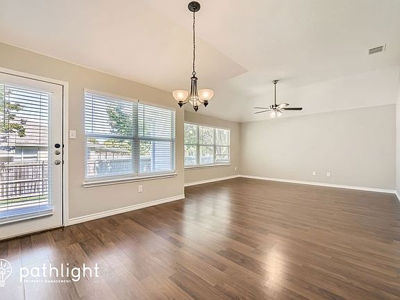 5th image of 932 Jockey Club Ln