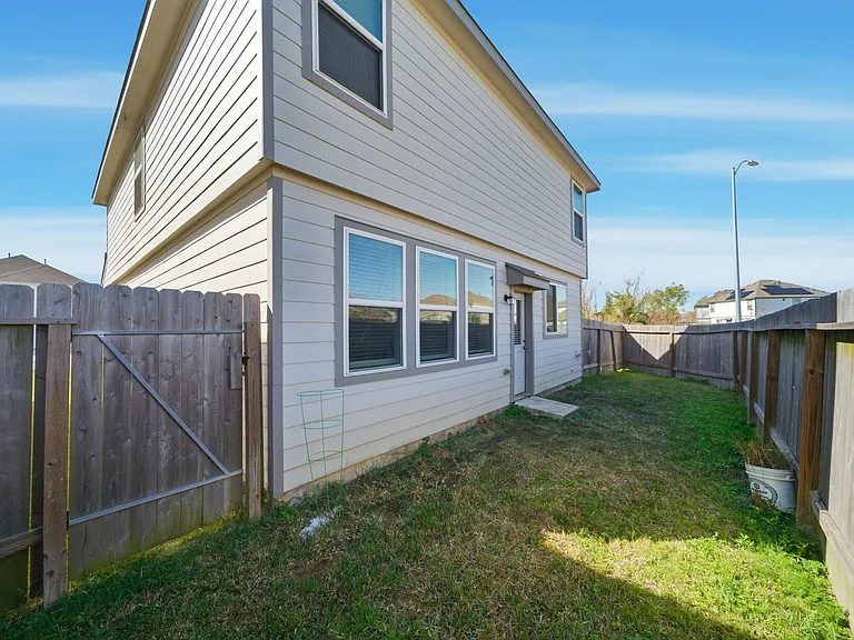 18518 Snowy River Ln — Photo 19