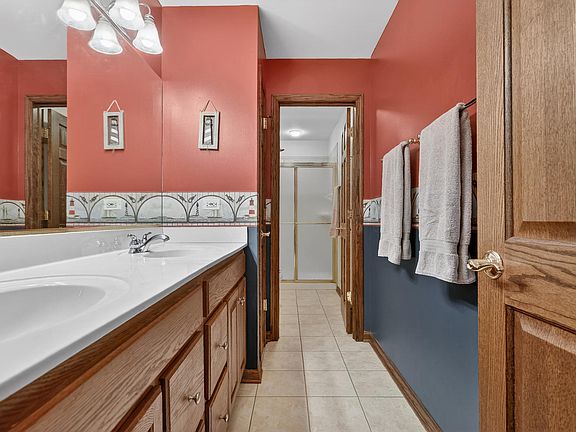 3rd image of 1036 E Talbot St