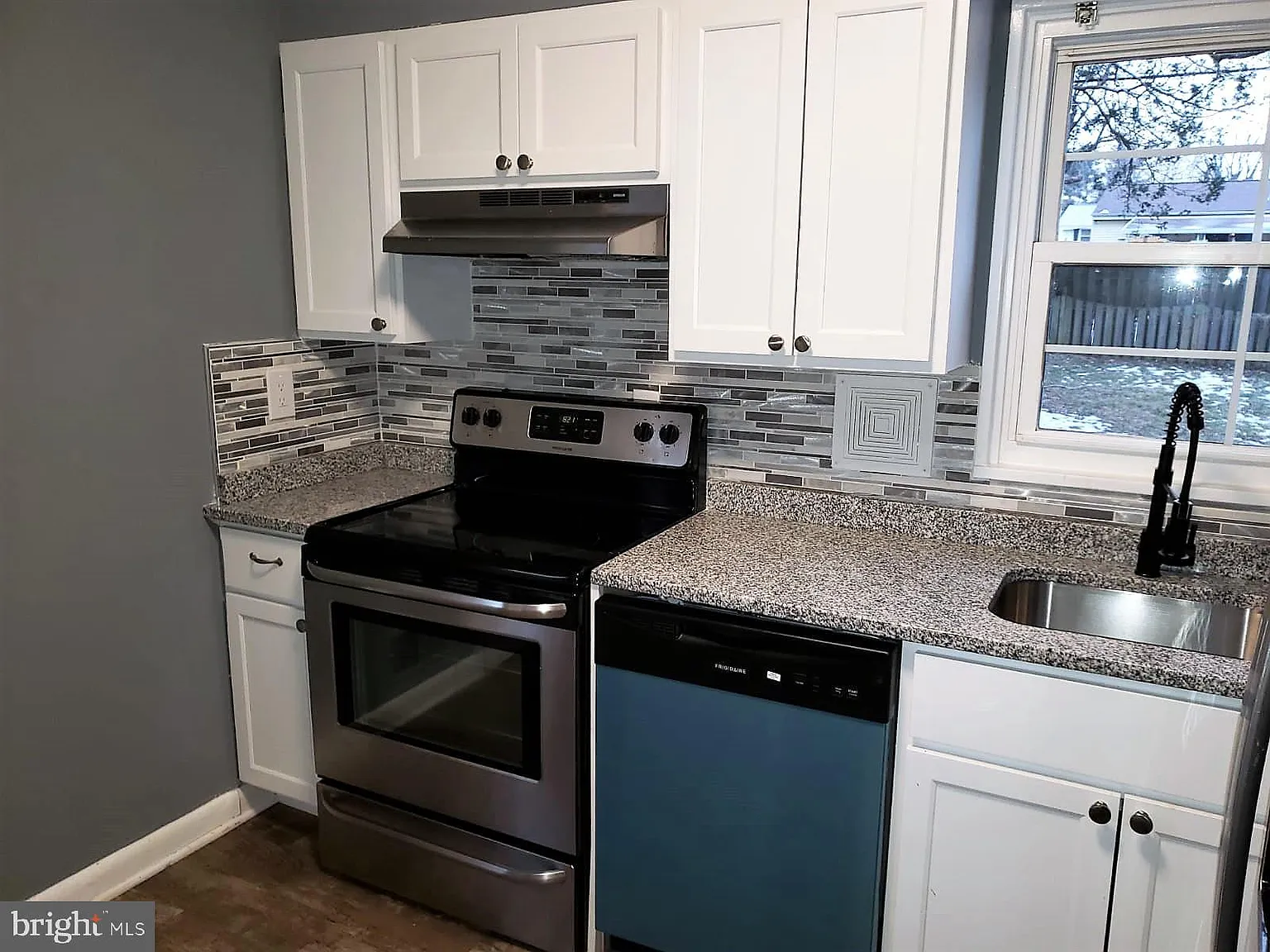 4 bed, 1788 sqft, $2,850 — Photo 2