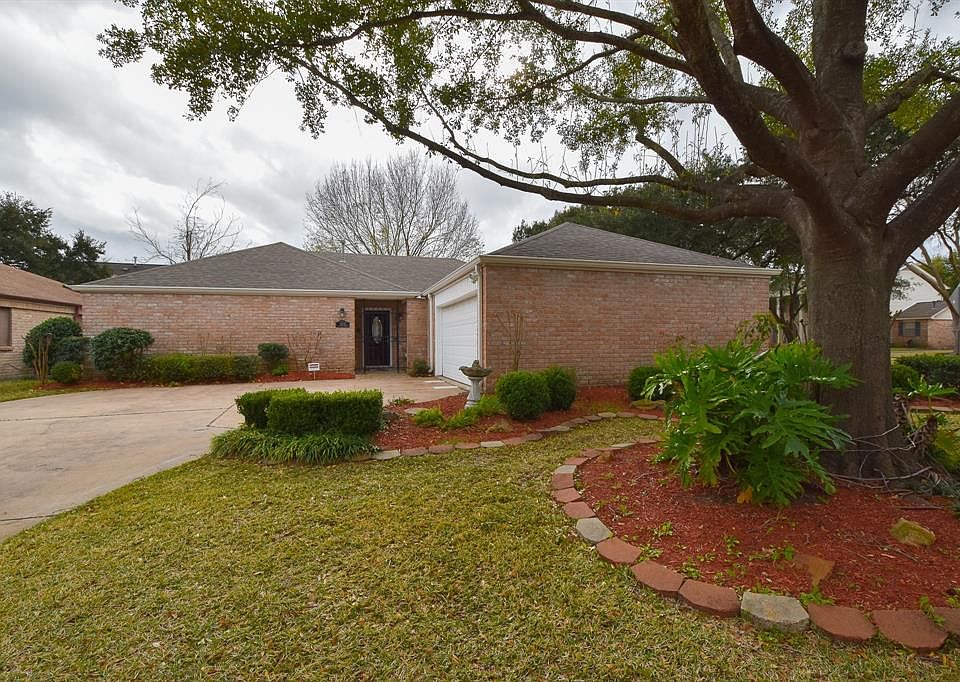 One story corner home in Shadowbriar with lovely curb appeal with attached garage and many updates throughout.