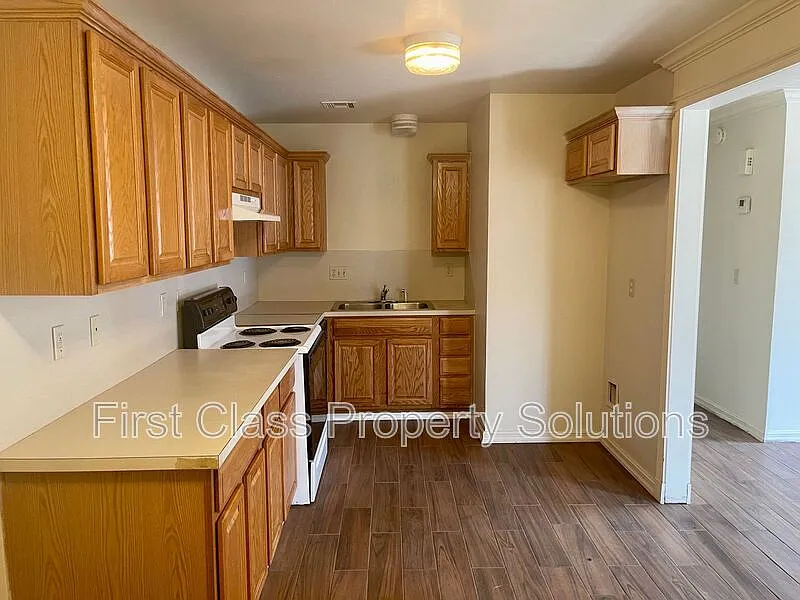 2 bed, 1.5 bath, 1000 sqft, $950 — Photo 3