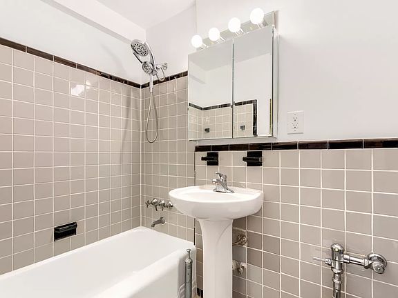 5th image of 221 E 50th St APT 6