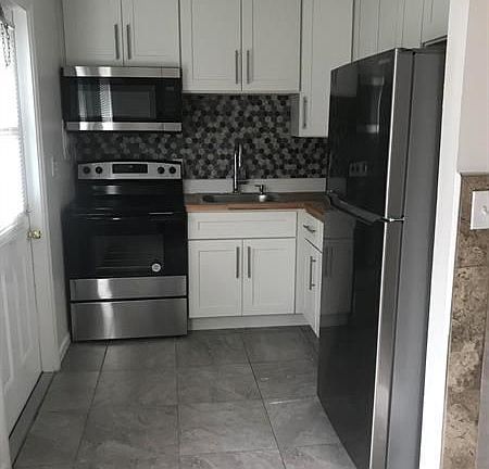 4th image of 1777 Highland Ave #B