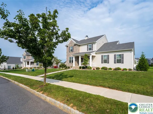 2877 Binney Ct, Easton, PA 18040