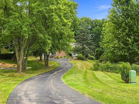 2nd image of 1085 Bear Creek Ct