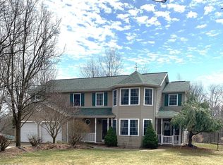 196 Spedding Rd, Greenfield Township, PA 18407