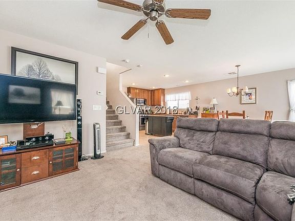 5th image of 560 Primrose Hill Ave