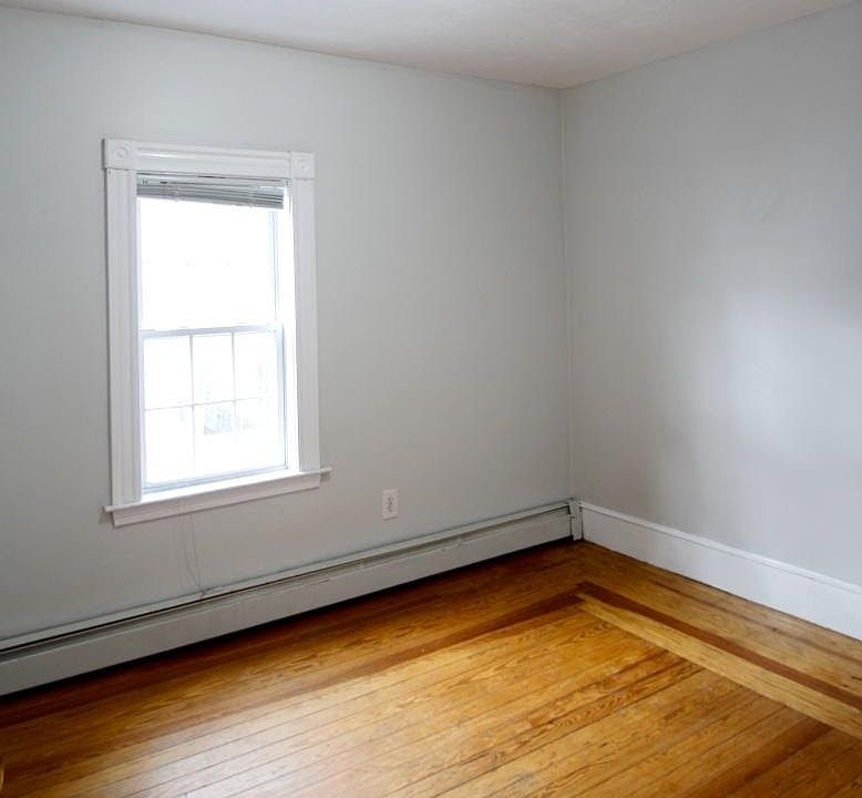 2nd image of 11-15 America St #11134987