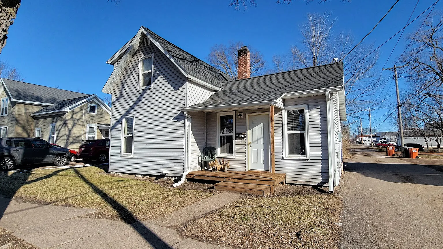 3 bed, $1,290 — Photo 1