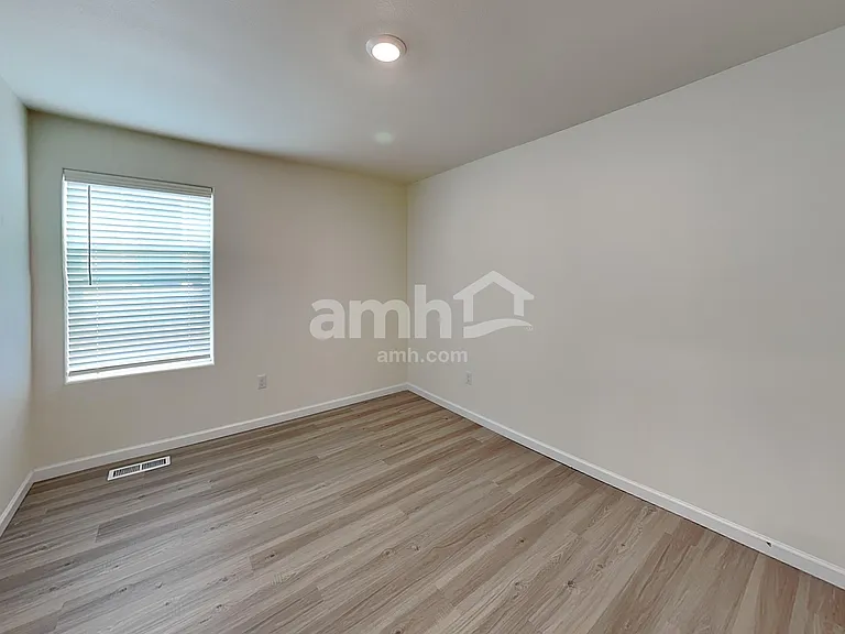 1315 W 15th Ave — Photo 23