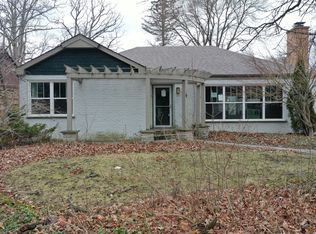 4 Oxford Rd, Lake Forest, IL 60045