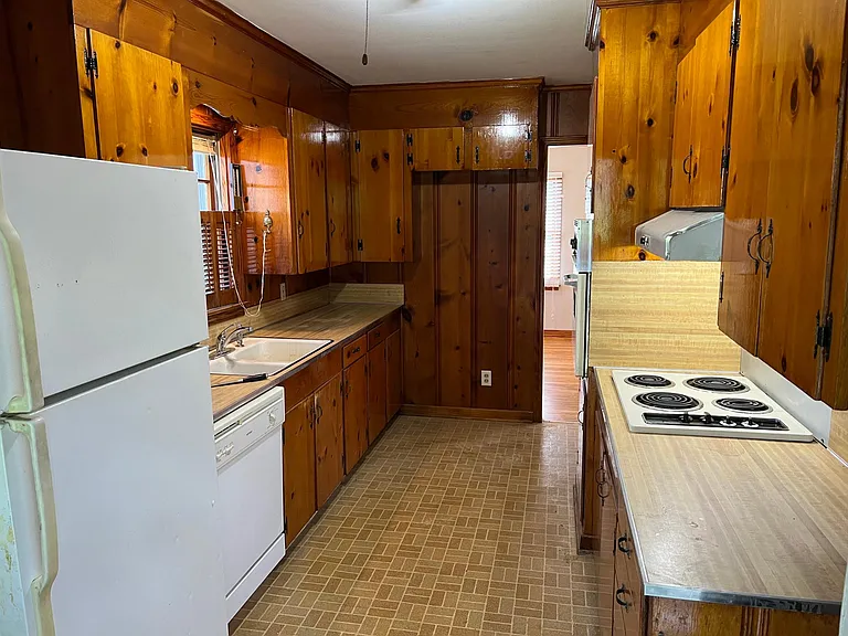 606 S Montgomery St — Photo 18