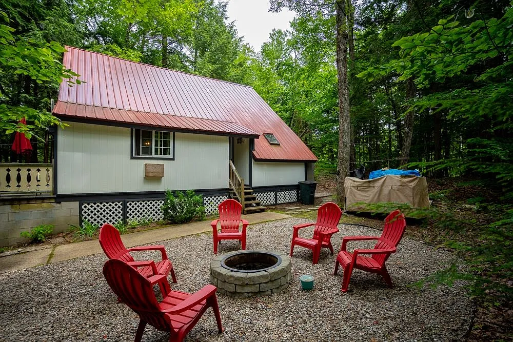 3 bed, 1.5 bath, 1193 sqft, $2,300 — Photo 4