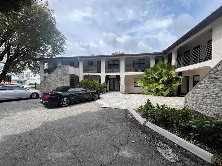 1109 E Broward Blvd #1 — Photo 2