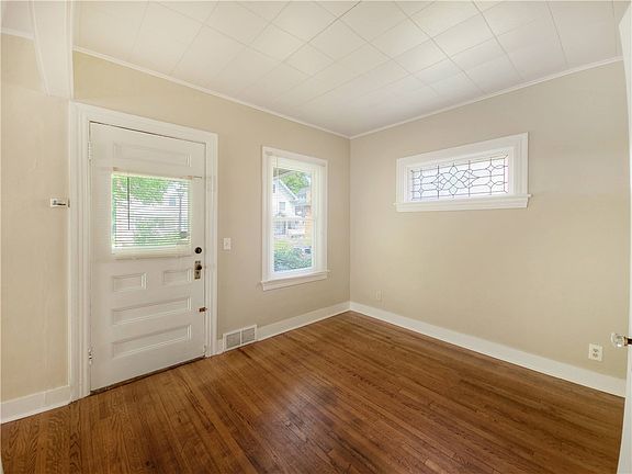 2nd image of 53 Congress Ave