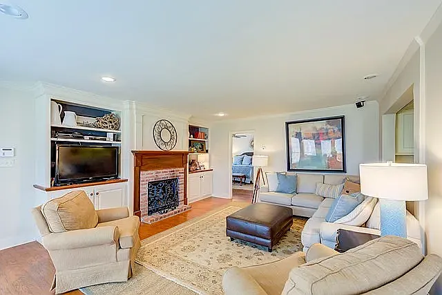 1313 Mulvihill St — Photo 5