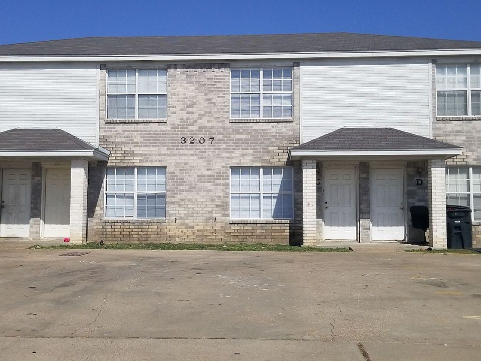 1st image of 3207 Hereford Ln APT C
