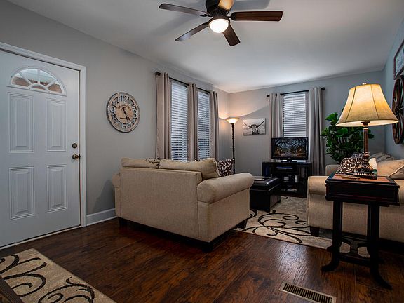 5th image of 321 Saint Charles St