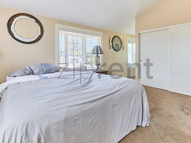 1106 S Clarence St — Photo 10