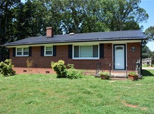 1891 29th St NE, Hickory, NC 28601