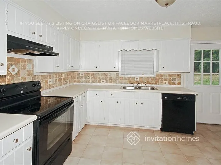 4292 Gravitt Pl — Photo 6