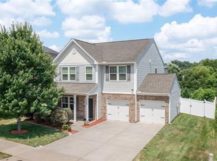 4254 Lochurst Dr, Pfafftown, NC 27040