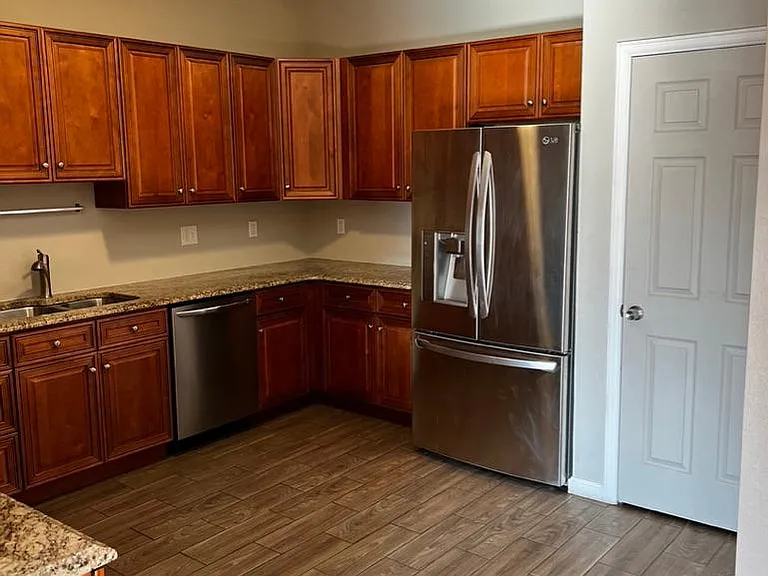 932 S Tennyson St — Photo 3