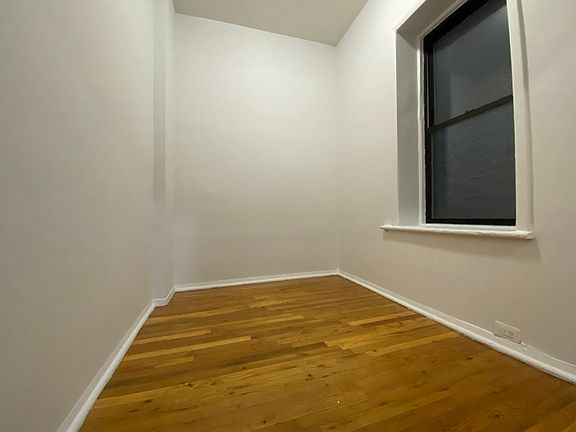 4th image of 223 W 105th St #1R