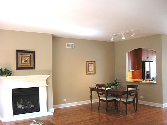 5th image of 39 S Brockway St