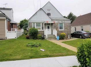 1335 Decker St, Valley Stream, NY 11580