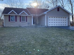 803 Marquette Dr SW, Poplar Grove, IL 61065