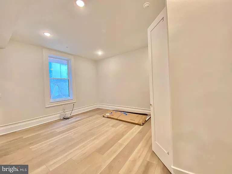 1824 Chestnut St #1R — Photo 10