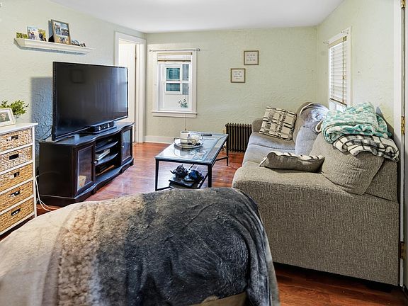 4th image of 306 Walnut St
