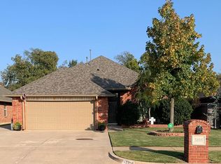 3108 Nighthawk Ln, Moore, OK 73160