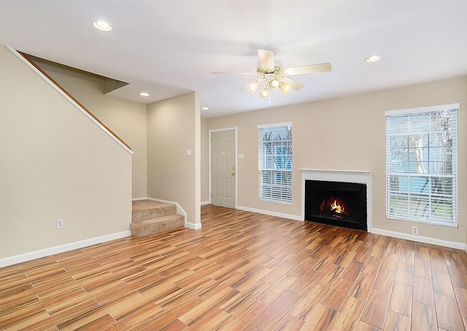 Beautiful open and cheerful Living room.