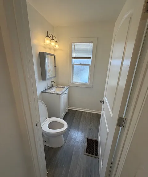 41 S Oakley Ave — Photo 21