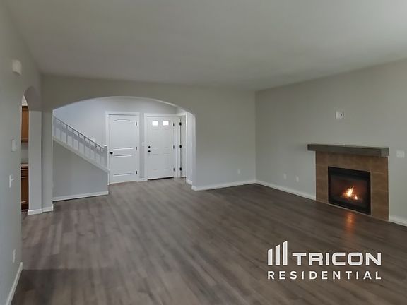 3rd image of 495 Petersen Dr E