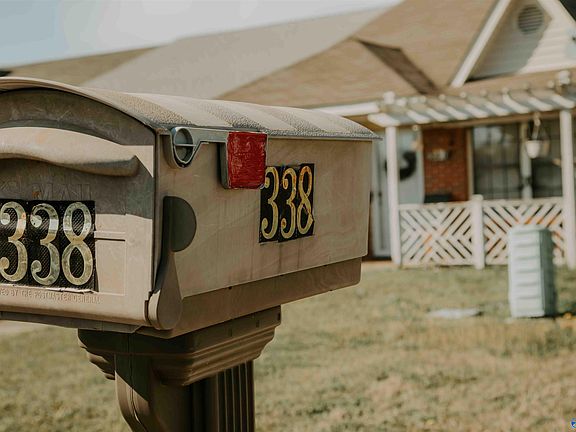 3rd image of 338 Denver Pl SW