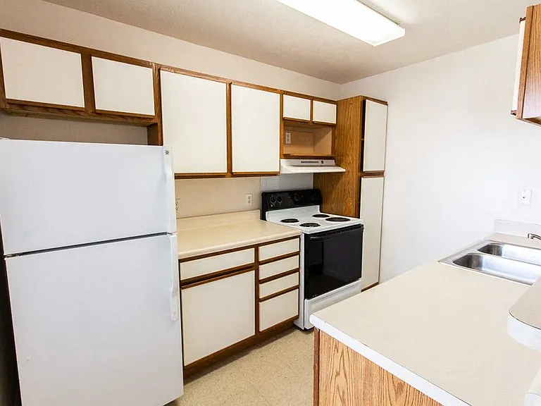 Maple Tree Apartments — Photo 14