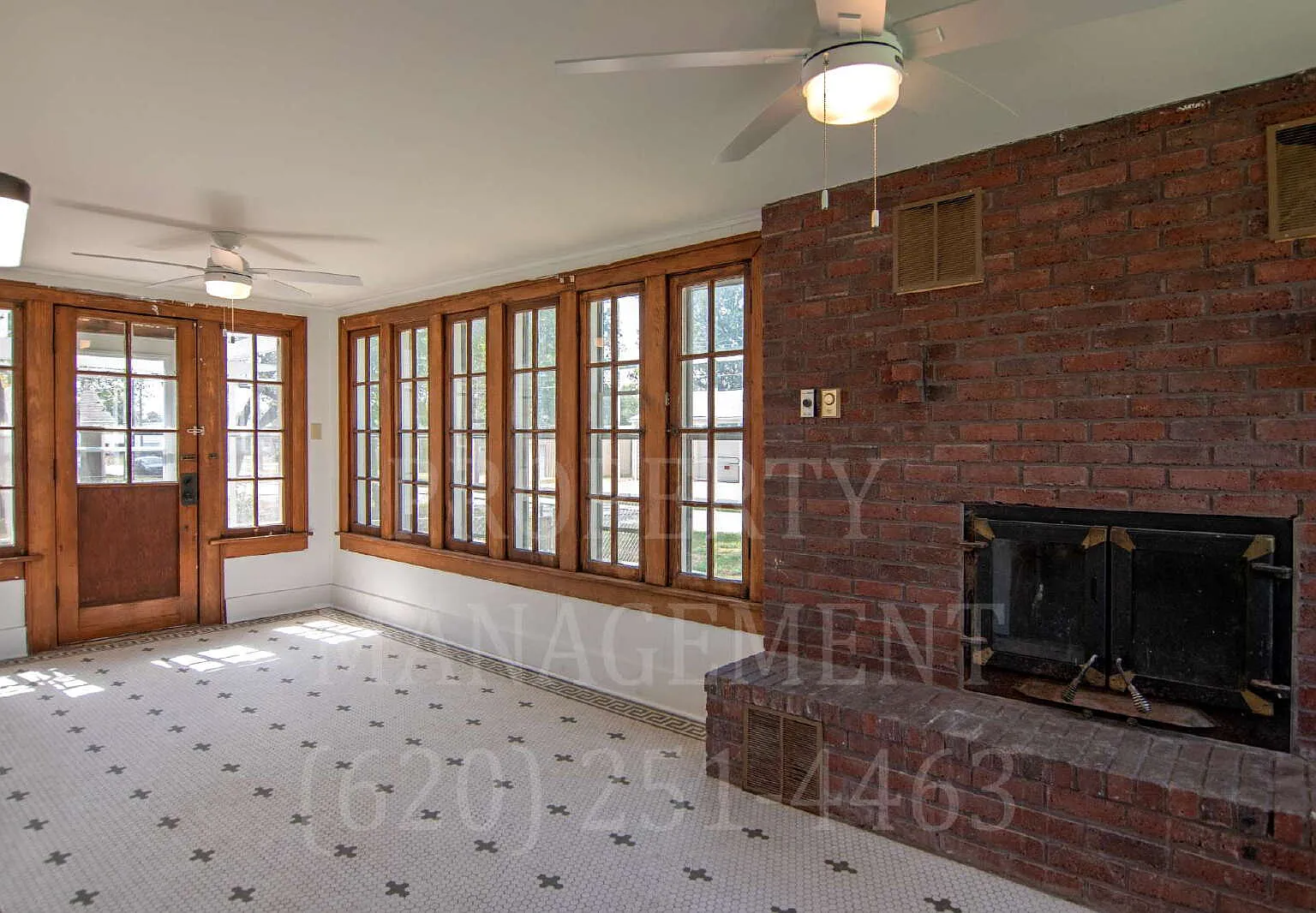 3 bed, 2.0 bath, 1937 sqft, $1,600 — Photo 2