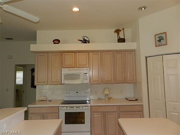 4th image of 7587 Woodland Bend Cir