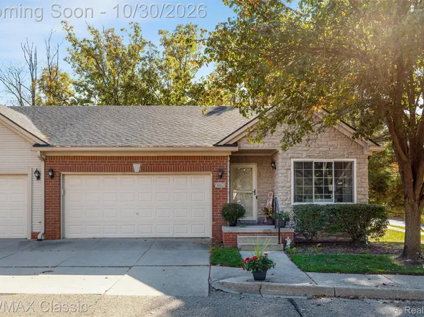 30662 Ardmore Ct, Novi, MI 48377