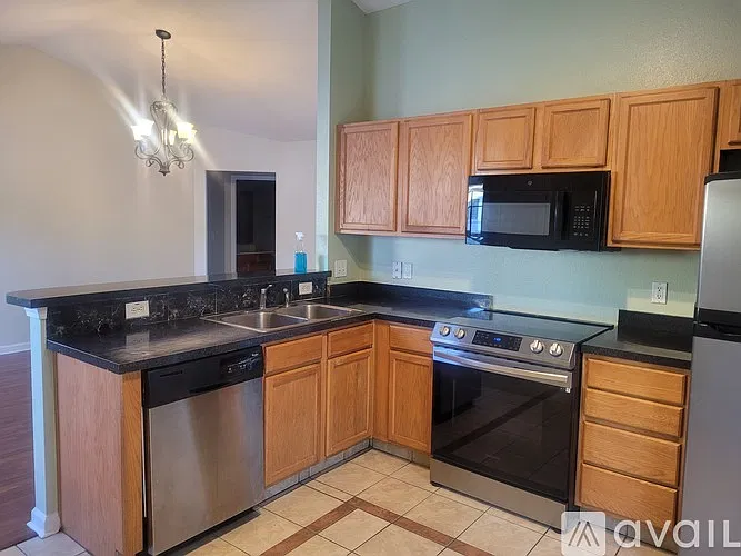 3 bed, 1300 sqft, $1,800 — Photo 3