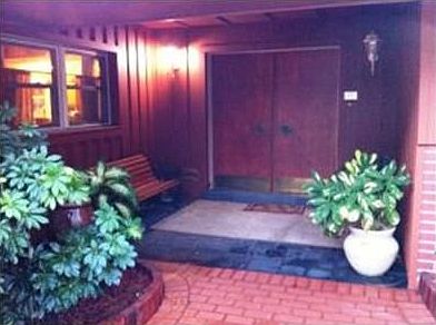2nd image of 300 Meadowood Ln