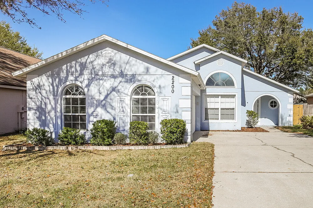 3 bed, 2.0 bath, 1482 sqft, $2,285 — Photo 1