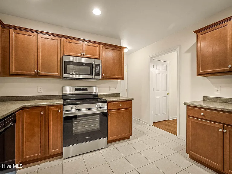 123 S Park Ln — Photo 8