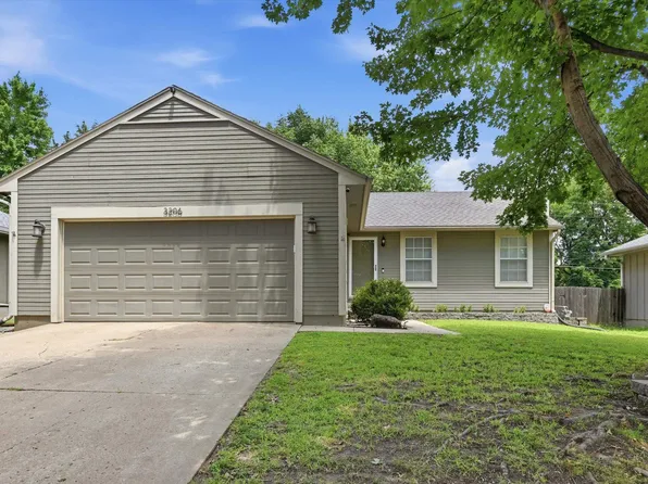 3206 SW 35th Ter, Topeka, KS 66614