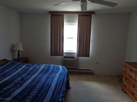 5th image of 31 Brooks Ct #A