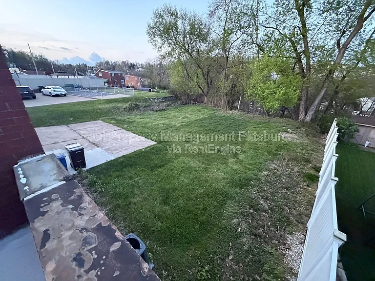 1053 Edward Dr — Photo 13
